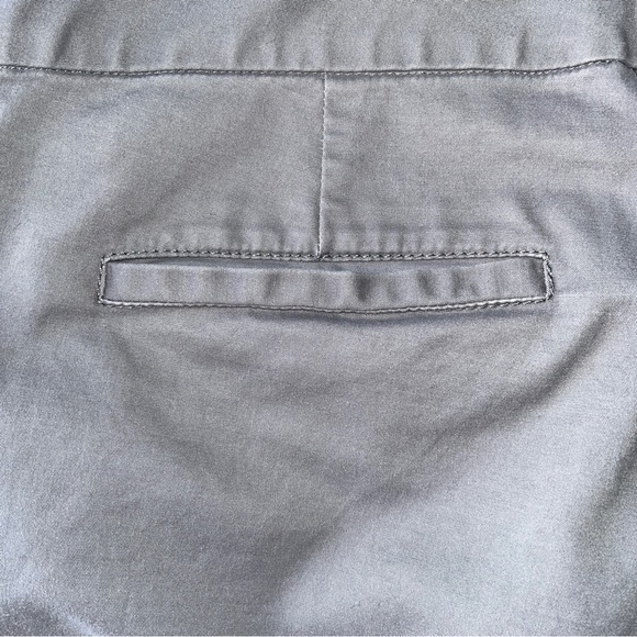 Banana Republic pants, stretch style, gray with pockets on front and back - Picture 8 of 10
